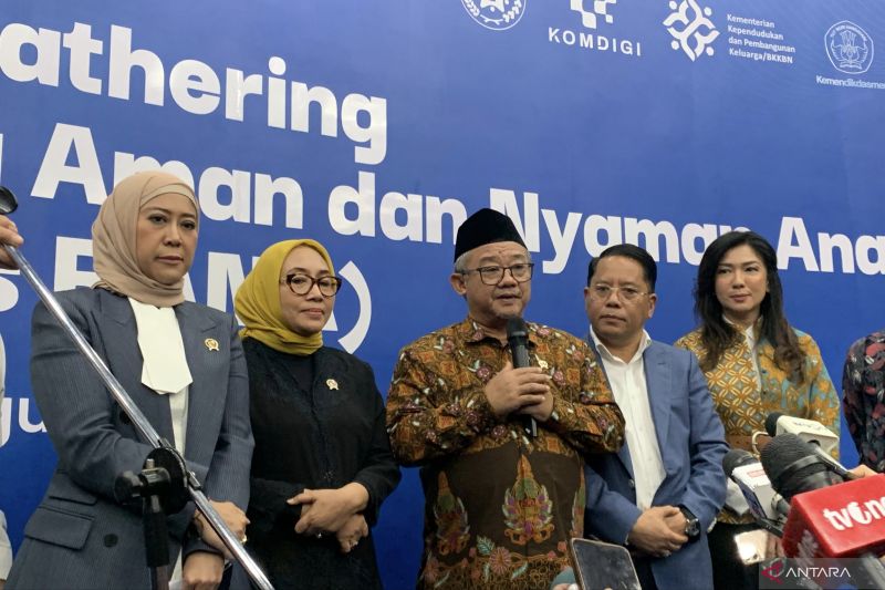 Pembatasan Penggunaan Gawai Saat Sekolah Hidari Anak Dari Konten Berbahaya