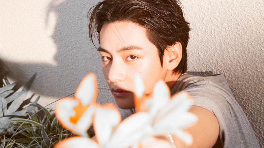  V BTS Ungkap Kondisi Gangguan Pendengaran, makin Memburuk Selama Wamil