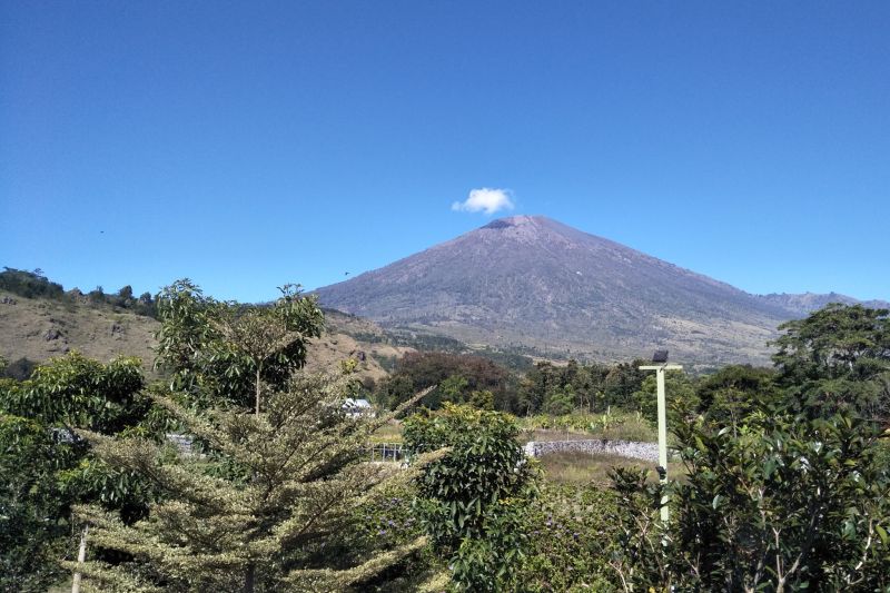 Banyak Turis Asing Terjatuh, Gunung Rinjani Ditutup Sementara