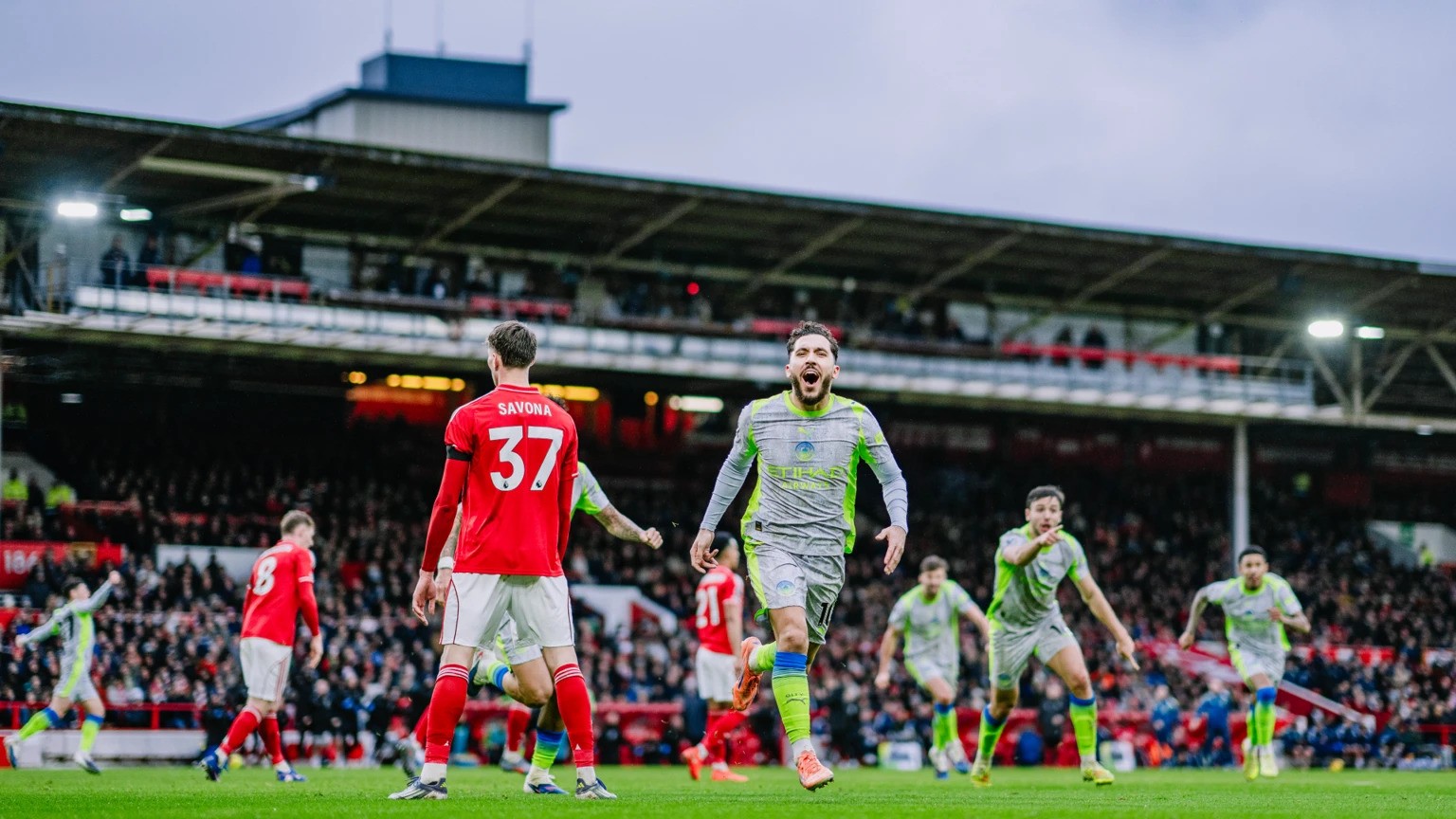 Rayan Cherki Jadi Rebutan Liverpool, Arsenal Hingga PSG Buntut Sanksi Manchester City