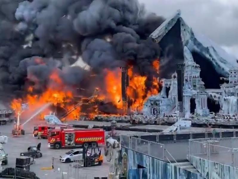 Panggung Utama Terbakar, Penyelenggara Tomorrowland Tetap Lanjutkan Festival  