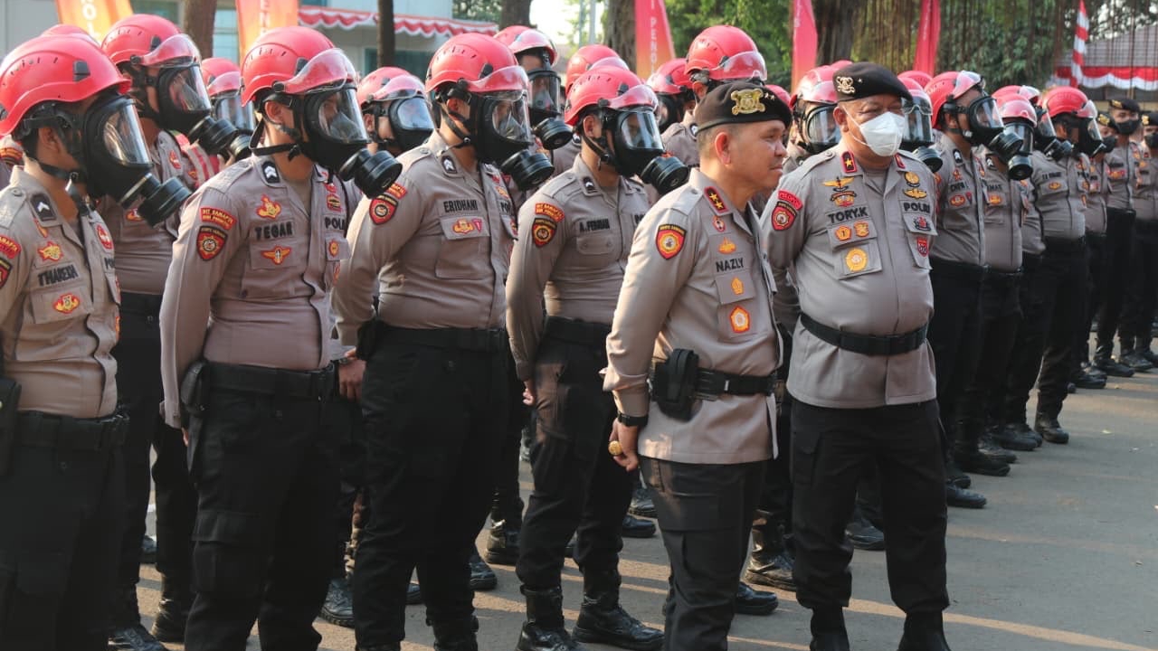 Polri Siapkan 299 Personel dan 10 K9 Antisipasi Kondisi Darurat Gunung Anak Krakatau