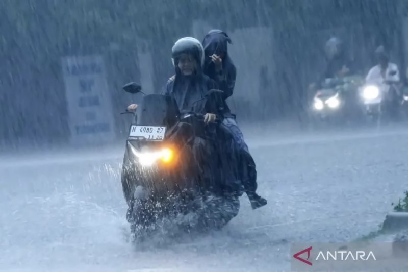 Anomali Cuaca Intai Jakarta, Pusdalops BPBD Siaga Penuh 24 Jam