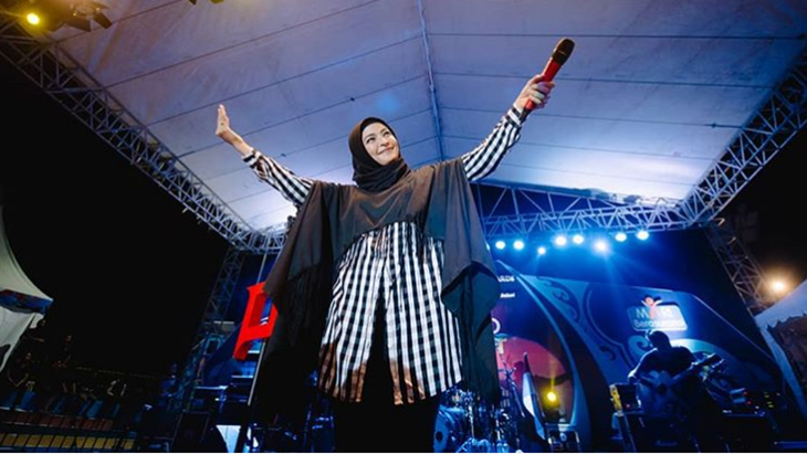 Teror Gas di Konser Kota Tua: Vokalis Tantri Kotak Tumbang, Massa Panik, Provokator Ditangkap