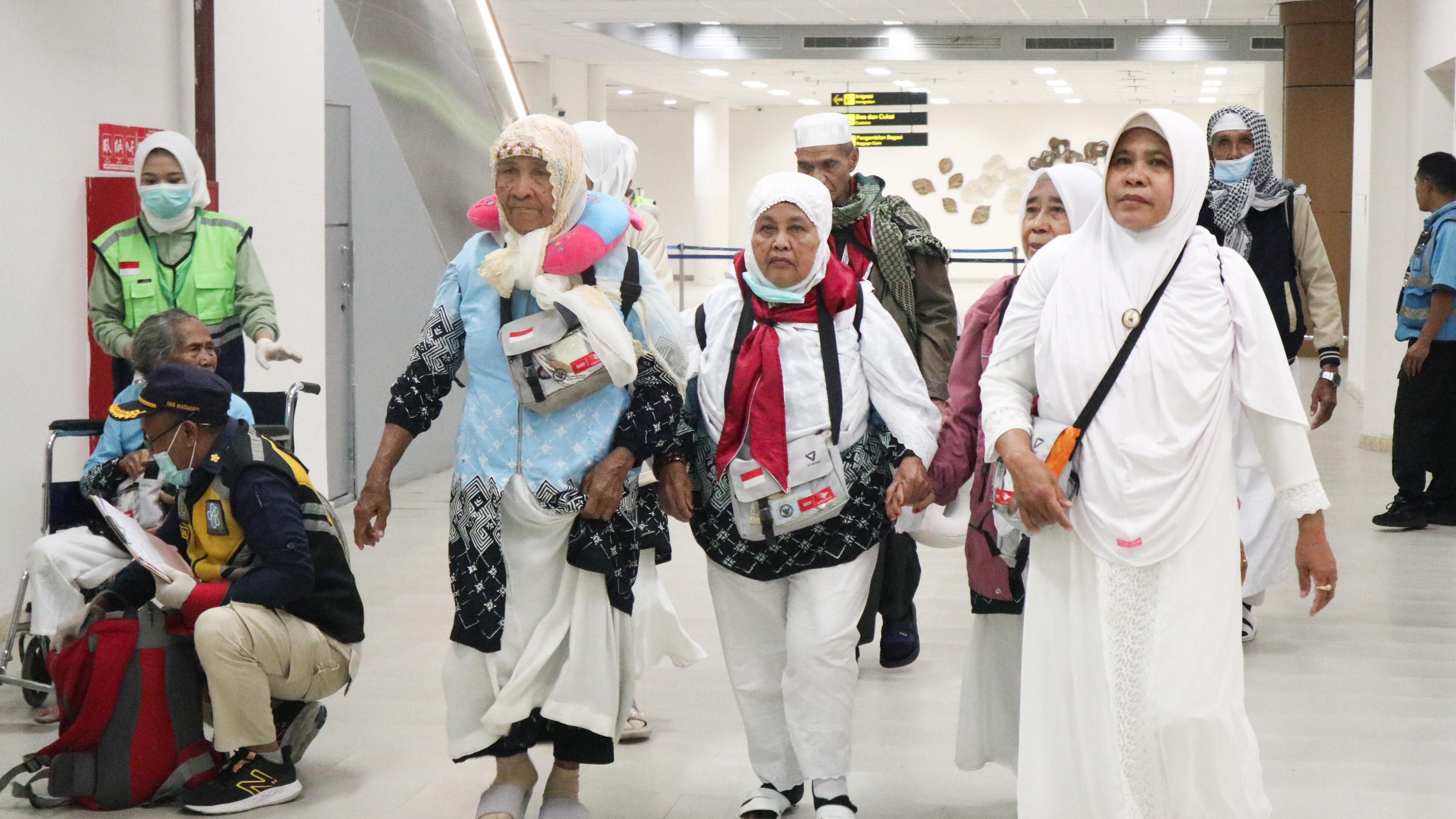 Fase Pemulangan Jemaah Haji Gelombang II, Kemenhaj Ingatkan Lagi Larangan Bawa Air Zamzam di Dalam Koper