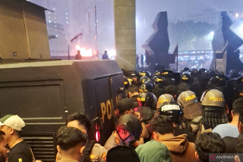 YLBHI Sebut Tindakan Aparat dalam Penanganan Demo Mengarah Teror terhadap Rakyat