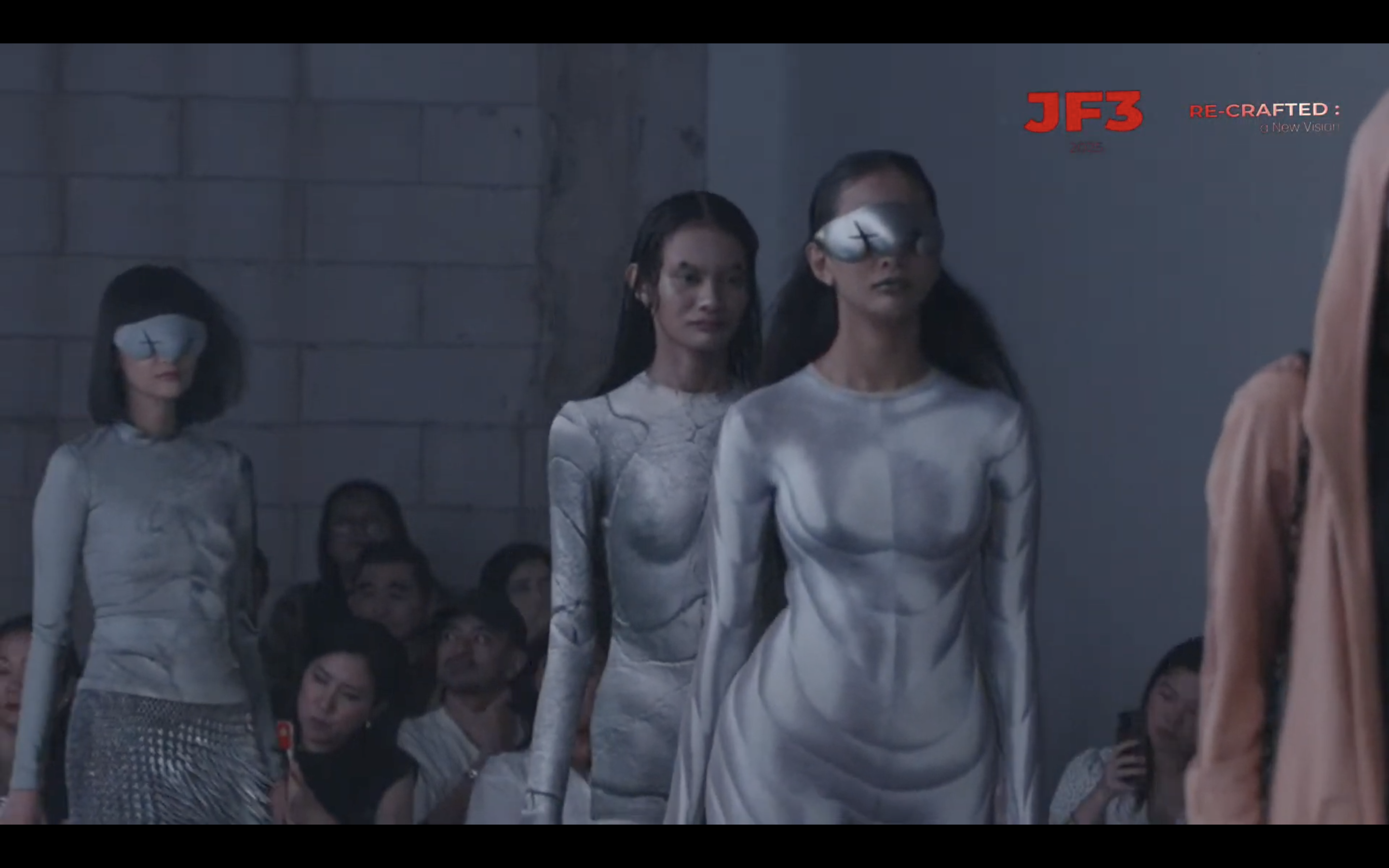 'URUB' dan 'Les Fragments': Kolaborasi Lakon Indonesia dan Desainer Prancis di JF3 Fashion Show
