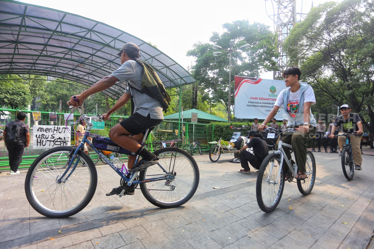 Aksi Solidaritas Ride To Ekologi Dorong Kemenhut Tangani Karhulta