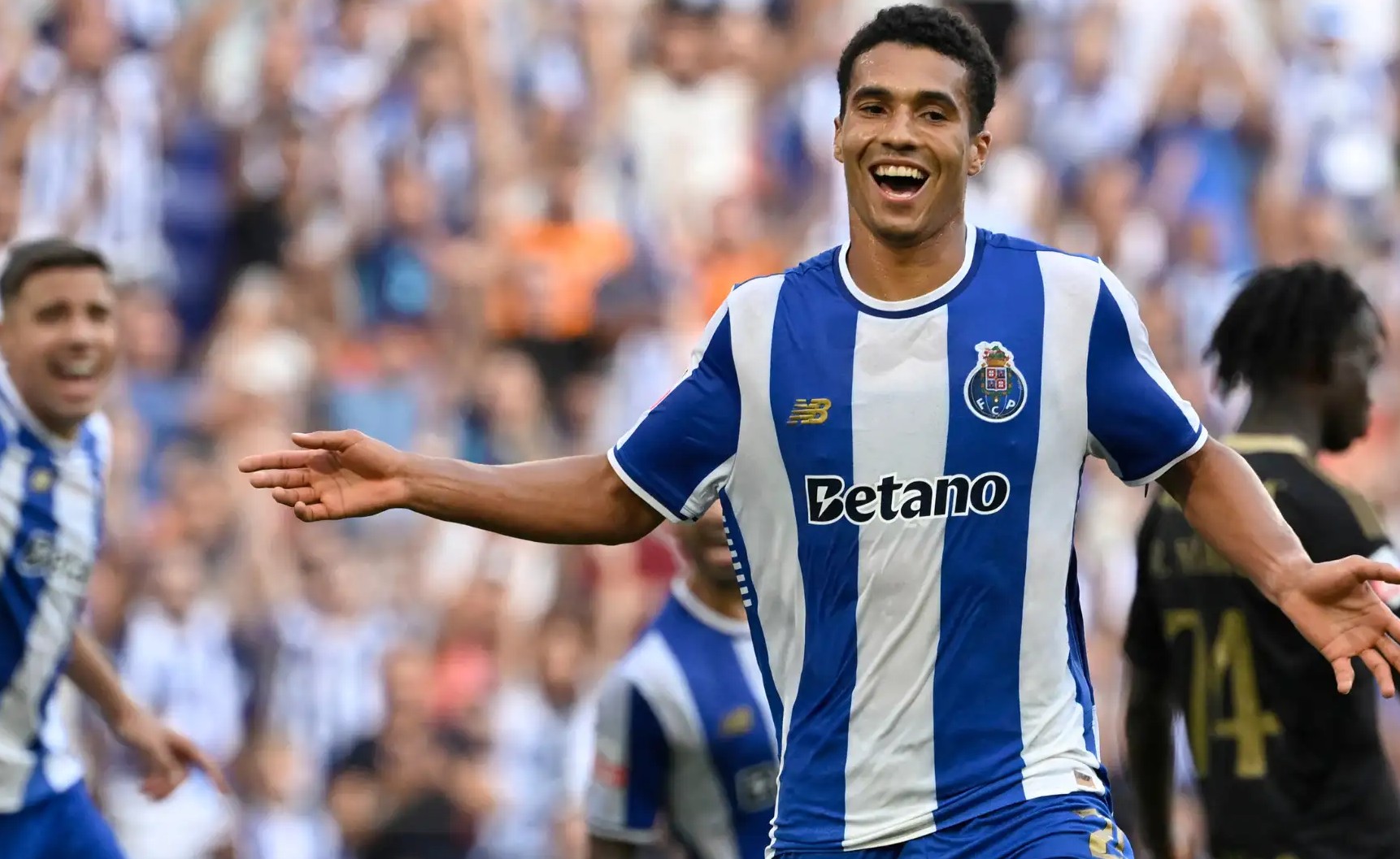 Manchester United dan Arsenal Kompak Kepincut Bek Muda Porto Alberto Costa