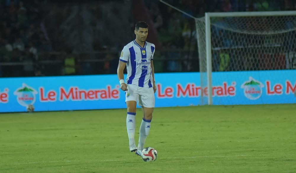 Pertimbangan Utama Persib Perpanjang Kontrak Julio Cesar
