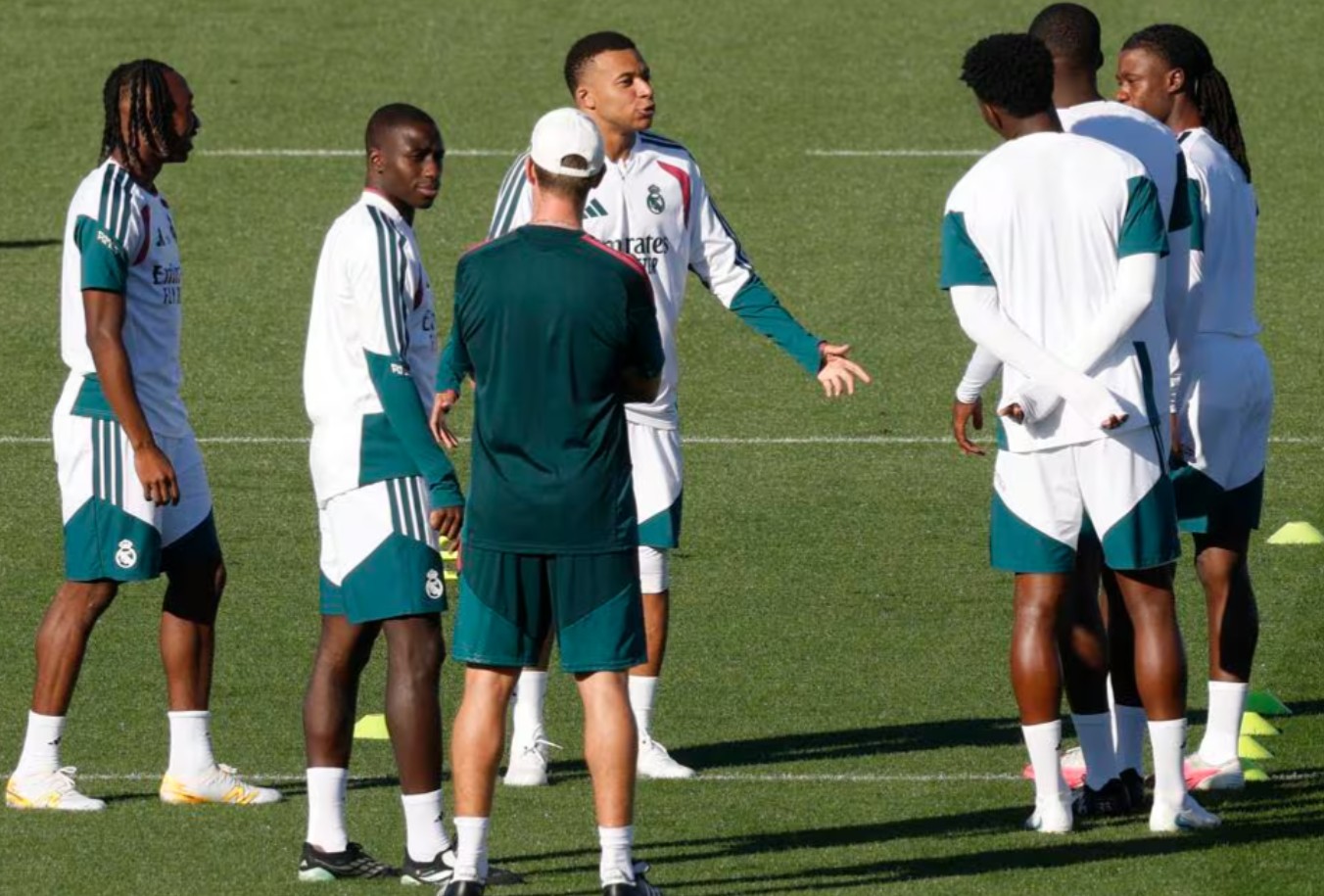 Prediksi Skor Real Madrid vs Sevilla: Wajib Menang Demi Kejar Poin Barca Sebelum El Clasico