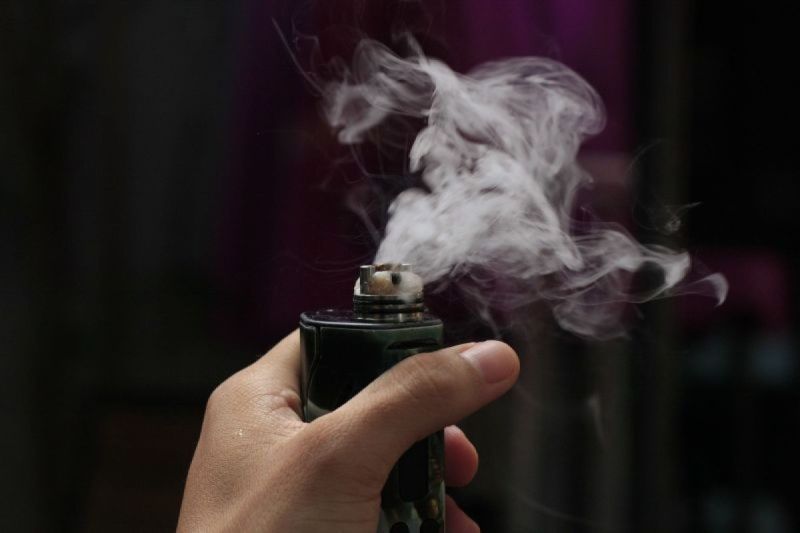 Kemkomdigi Layangkan Teguran ke YouTube usai Temukan Konten Vape yang Libatkan Anak