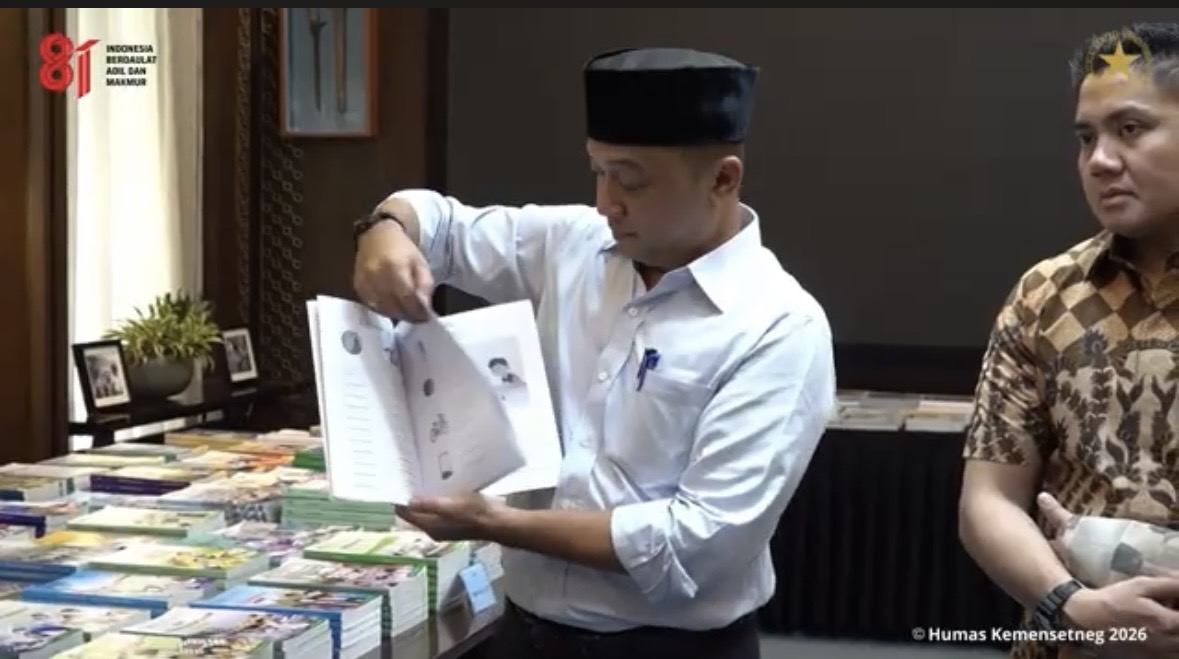Prabowo Soroti Kualitas Buku Pelajaran, Pemerintah Siapkan Pembaruan Buku Ajar Nasional