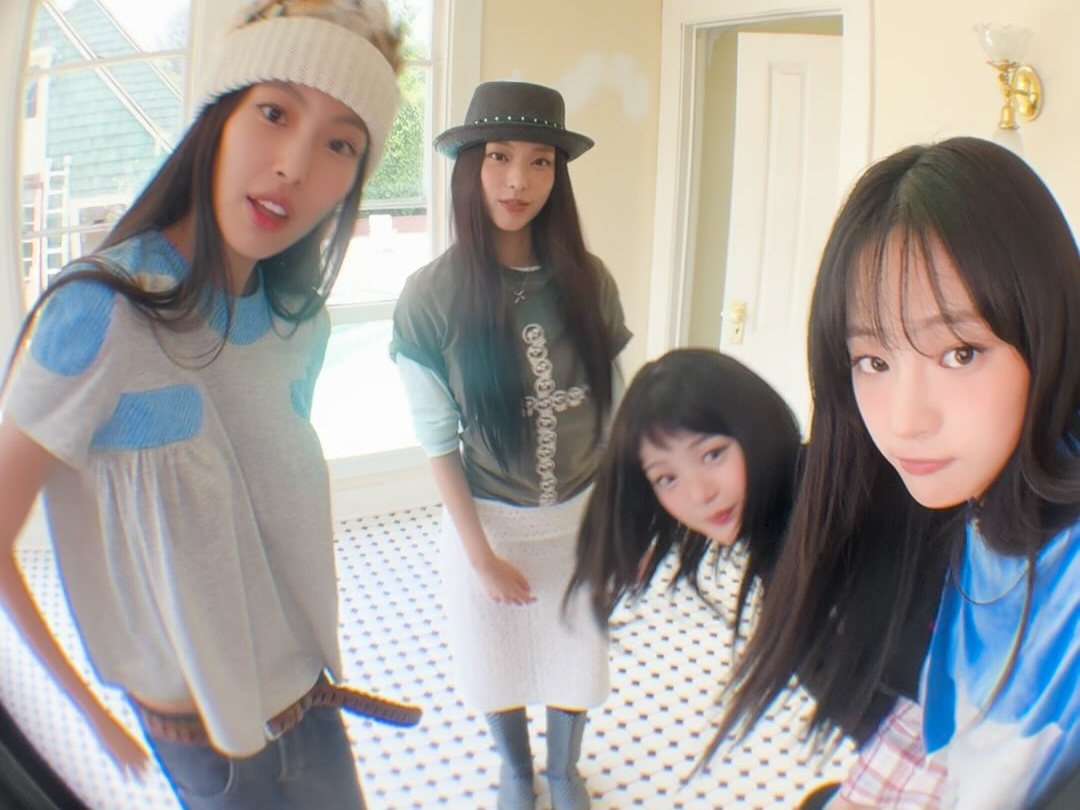HYBE Unggah Poster Anniversary NewJeans tanpa Danielle, Sinyal Comeback yang Samar